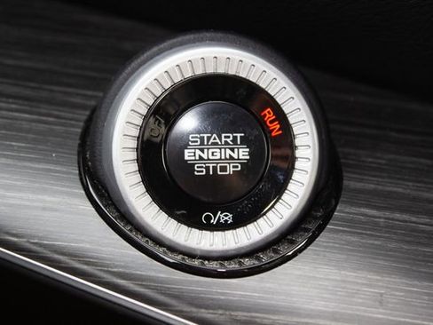 Used 2024 Jeep Wagoneer L Series II w/ Flexible Seating Group image 32