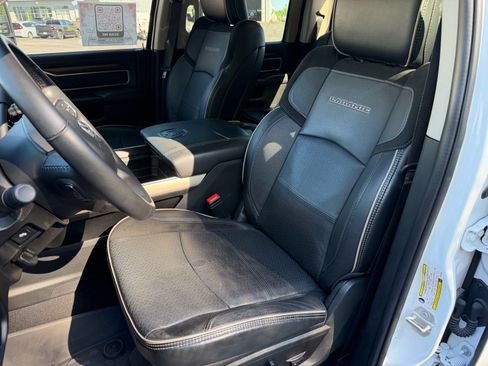 Used 2024 RAM 3500 Laramie AWD/4WD image 32