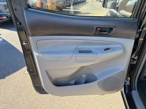 Used 2010 Toyota Tacoma PreRunner image 13