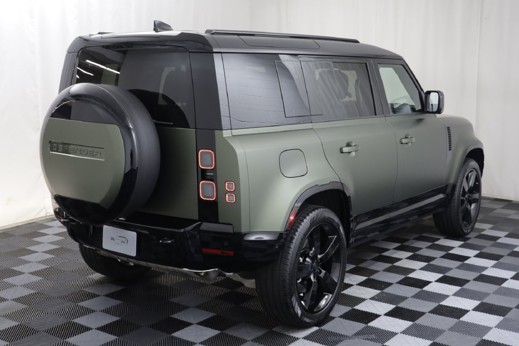 Certified 2026 Land Rover Defender 110 X-Dynamic SE AWD/4WD image 19