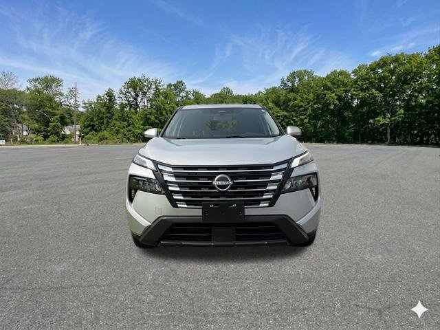 Used 2024 Nissan Rogue SV AWD/4WD image 3