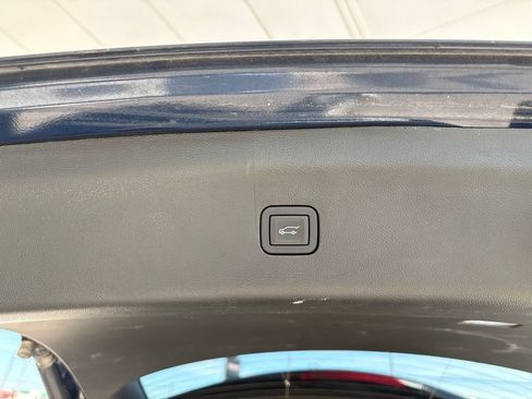 Used 2023 Buick Enclave Avenir w/ Avenir Technology Package AWD/4WD image 15