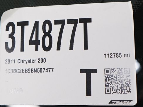 Used 2011 Chrysler 200 Touring FWD image 25