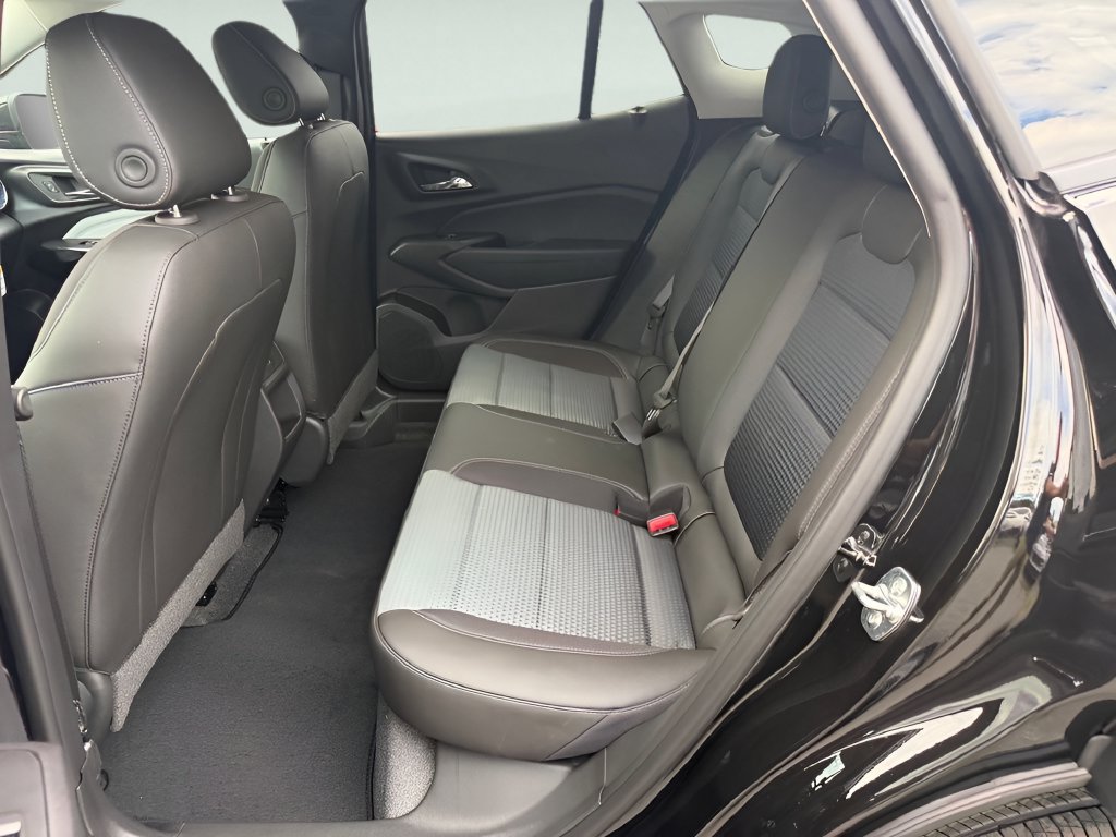 New 2026 Chevrolet Trax LT w/ Driver Confidence Package FWD image 29