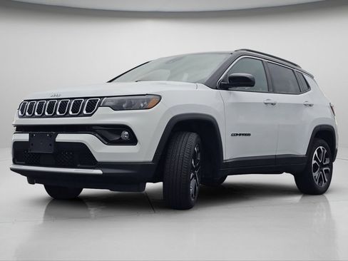 Used 2024 Jeep Compass Limited image 20