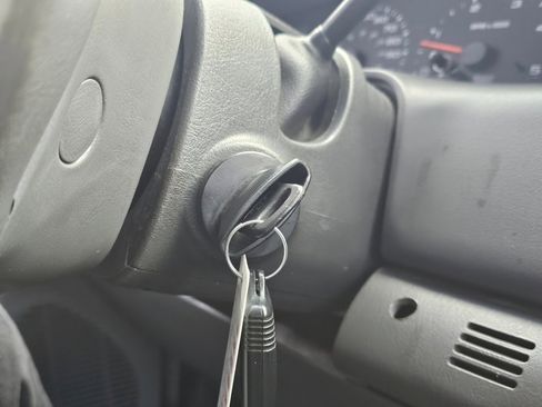 Used 2003 Ford F350 Lariat image 10