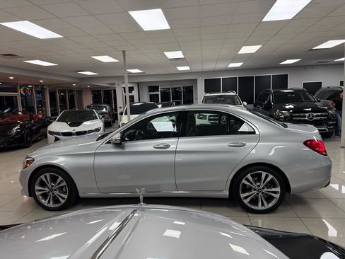 Used 2020 Mercedes-Benz C 300 Sedan image 6