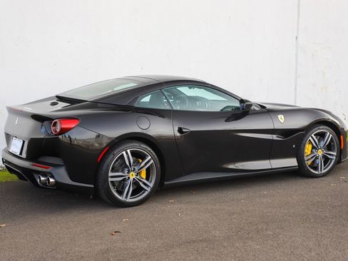 Certified 2020 Ferrari Portofino image 17
