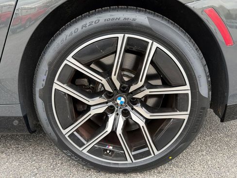 Certified 2023 BMW 760i xDrive w/ Executive Package AWD/4WD image 18