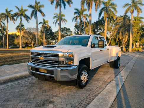 Used 2017 Chevrolet Silverado 3500 W/T image 3