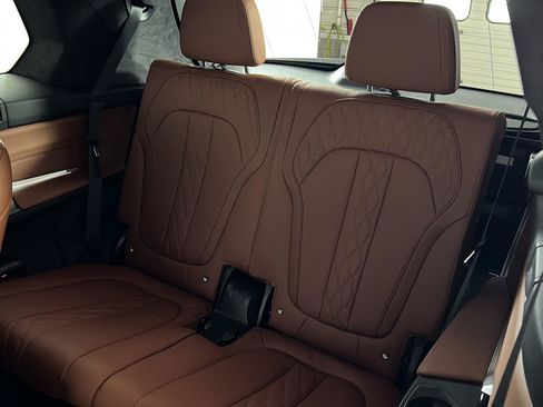Certified 2025 BMW X7 M60i AWD/4WD image 23