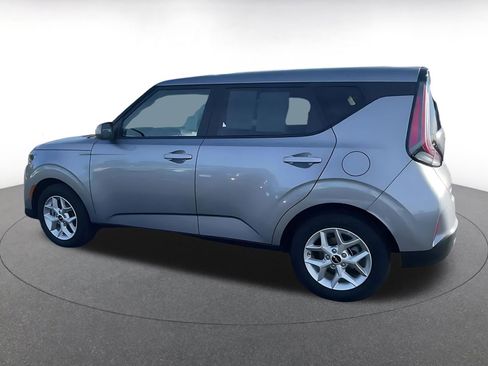 Used 2025 Kia Soul LX w/ LX Technology Package image 10