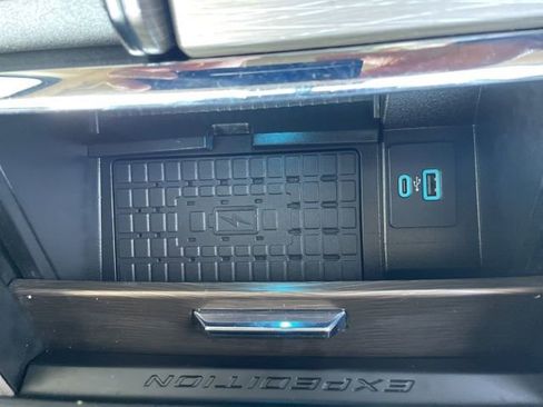Used 2024 Ford Expedition Limited AWD/4WD image 45