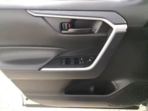 Used 2025 Toyota RAV4 LE image 21