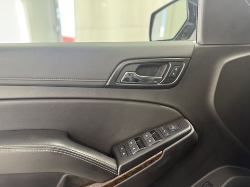 Used 2020 Chevrolet Suburban LT w/ Luxury Package image 14