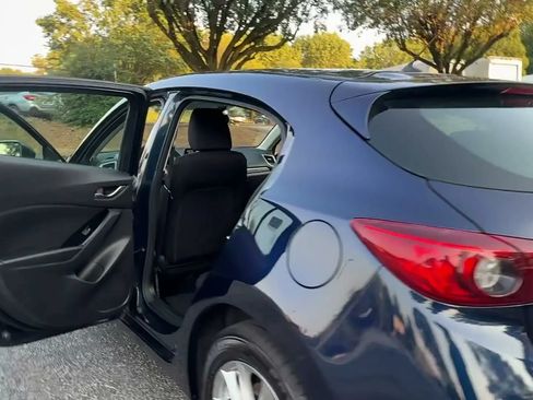 Used 2017 MAZDA MAZDA3 Sport FWD image 65