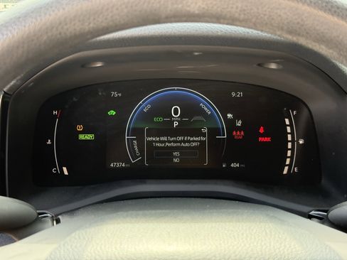 Used 2025 Toyota Camry LE image 19