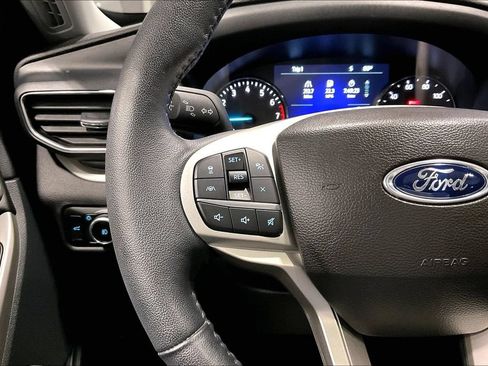Used 2023 Ford Explorer XLT w/ Equipment Group 202A AWD/4WD image 12