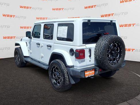 Used 2018 Jeep Wrangler Unlimited Sahara w/ Uconnect 4C Nav & Sound Group AWD/4WD image 3