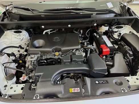 Used 2024 Toyota RAV4 LE AWD/4WD image 33
