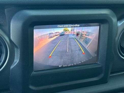 Used 2022 Jeep Wrangler Unlimited Sport AWD/4WD image 18