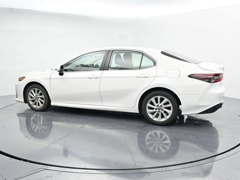 Used 2024 Toyota Camry LE FWD image 5