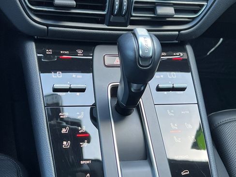 Used 2023 Porsche Macan S AWD/4WD image 24