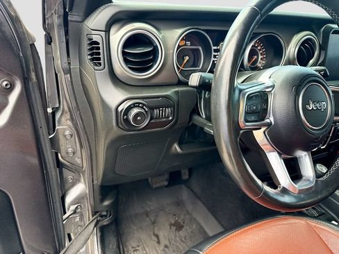 Used 2022 Jeep Wrangler Unlimited Sahara w/ Cold Weather Group AWD/4WD image 10