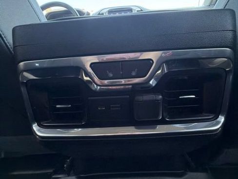 Used 2019 GMC Sierra 1500 SLT w/ SLT Premium Plus Package AWD/4WD image 27
