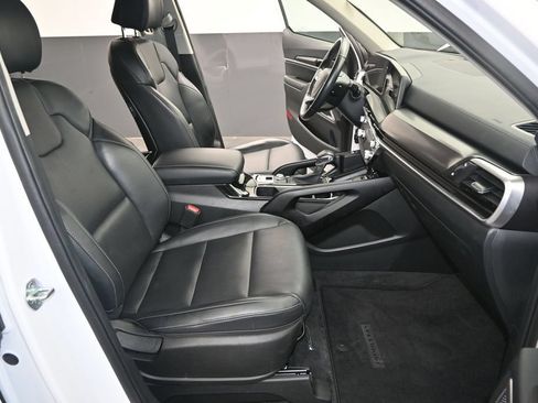 Used 2025 Kia Telluride S FWD image 27