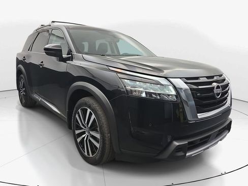 Used 2024 Nissan Pathfinder Platinum w/ Cargo Package FWD image 2
