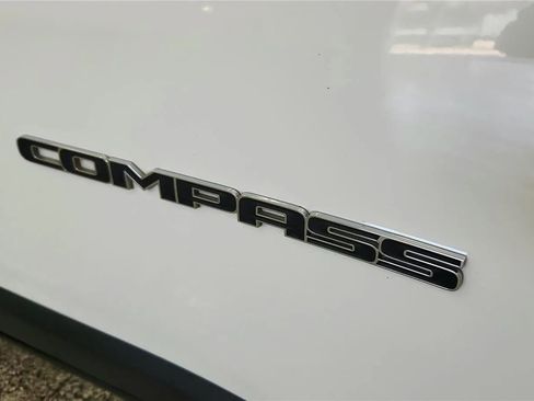 Used 2025 Jeep Compass Limited AWD/4WD image 17