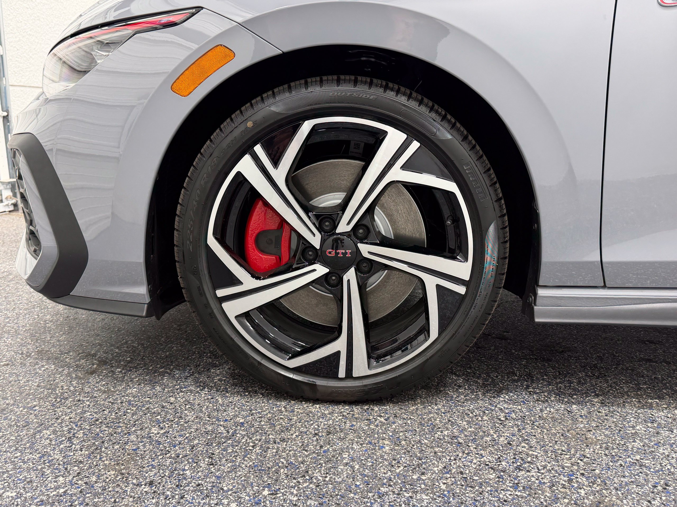 New 2026 Volkswagen GTI SE FWD image 11