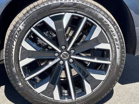 New 2026 Volvo XC90 T8 Plus w/ Protection Package Premier AWD/4WD image 11