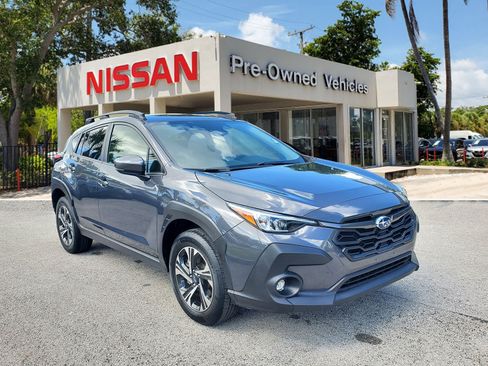 Used 2024 Subaru Crosstrek 2.0i Premium image 3