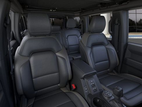 New 2025 Ford Bronco Outer Banks w/ Sasquatch Package image 10
