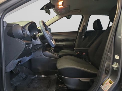Used 2022 Nissan Kicks S FWD image 15