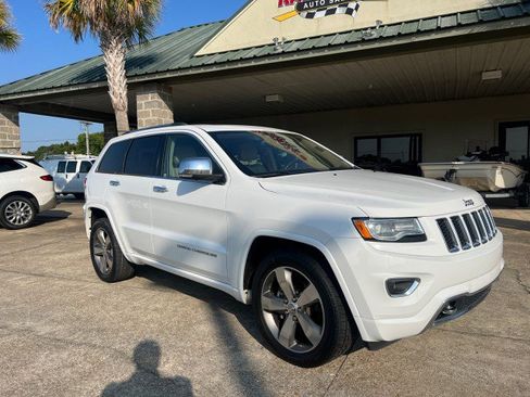 Used 2016 Jeep Grand Cherokee Overland image 2