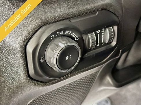 Used 2021 Jeep Wrangler Unlimited Sahara w/ Uconnect 4C Nav & Sound Group AWD/4WD image 10