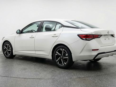 Used 2025 Nissan Sentra SV image 6