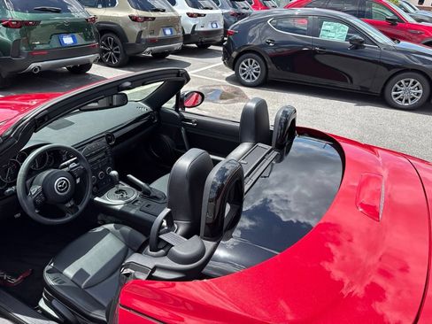 Used 2012 MAZDA MX-5 Miata Special Edition RWD image 5