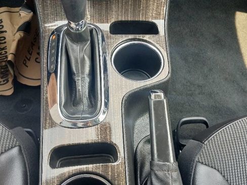 Used 2015 Chevrolet Malibu LT image 16