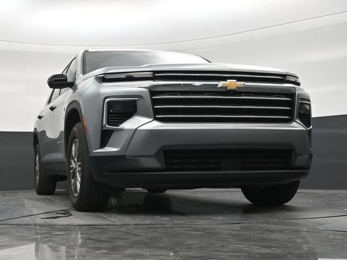 Used 2026 Chevrolet Traverse LT FWD image 25