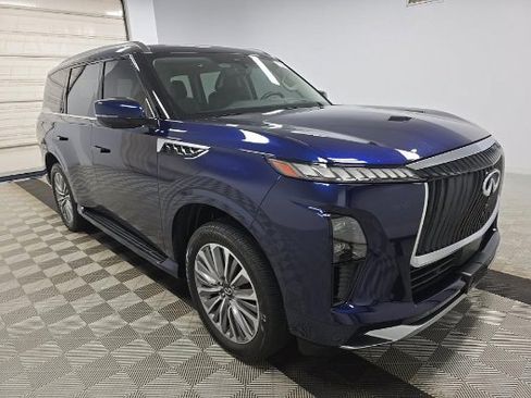 Used 2025 INFINITI QX80 Sensory AWD/4WD image 2