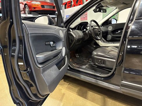 Used 2017 Land Rover Range Rover Evoque SE Premium image 99