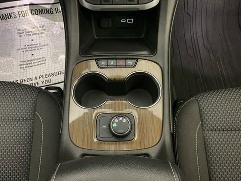 Certified 2022 GMC Acadia SLE AWD/4WD image 19
