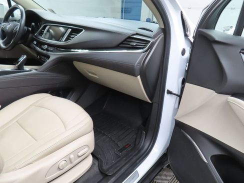 Used 2019 Buick Enclave Essence image 30