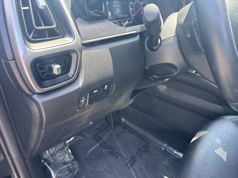 Used 2023 Kia Sorento S w/ Panoramic Sunroof Package AWD/4WD image 22