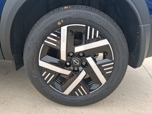 New 2026 Nissan Kicks SV w/ SV Premium Package FWD image 28
