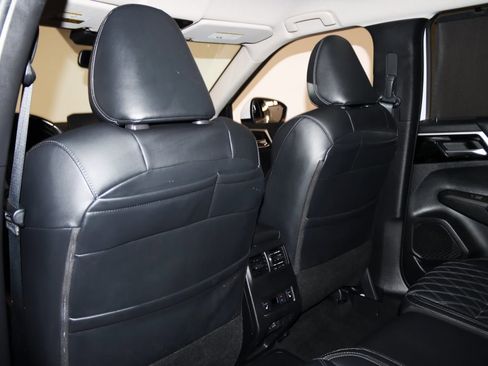 Used 2024 Mitsubishi Outlander 4WD Plug-In Hybrid image 57